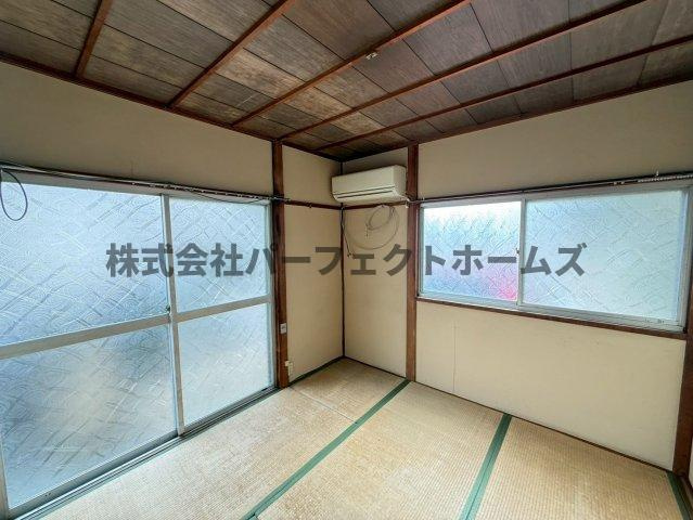 村野東町戸建　賃貸の和室|明るい和室です