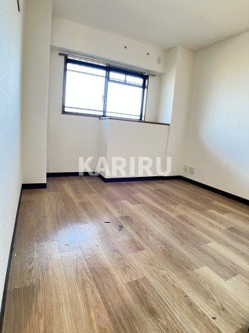 カサグランデ鶴見緑地の洋室