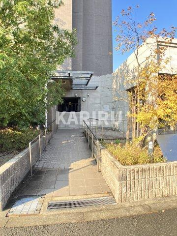 カサグランデ鶴見緑地のエントランス