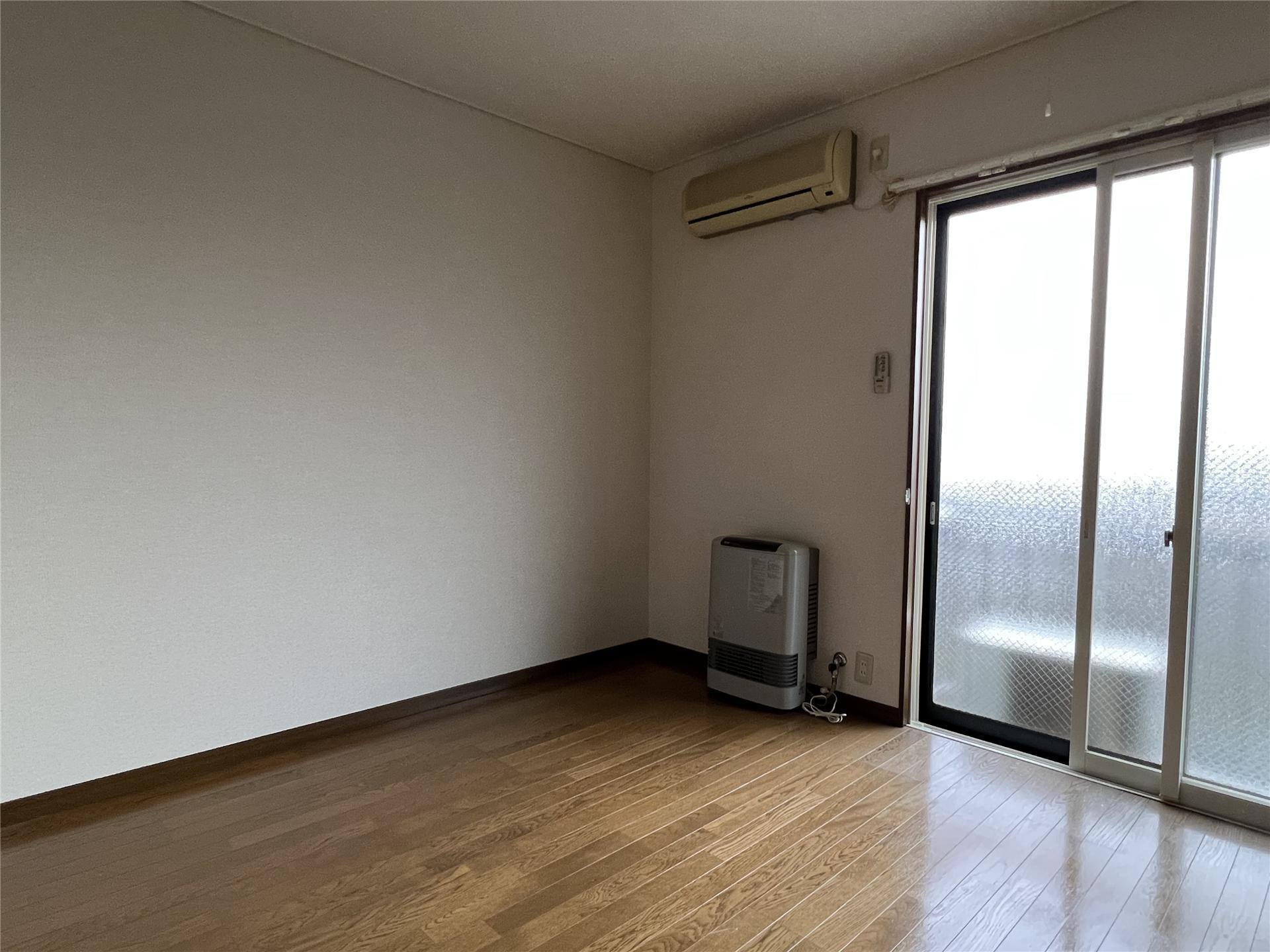 コーポいしかわの居間・リビング|洋室7.3帖