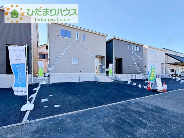 【前面道路含む現地写真】 | 龍ケ崎市城ノ内第9　新築戸建　3号棟 | マイホームなら駐車場代がかかりません！しかも、自宅の駐車場で洗車ができます！今までコイン洗車に行っていた手間も省けて、節約にもつながります(^^♪