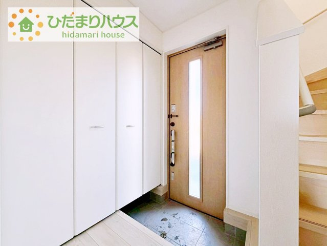 【玄関】 | 龍ケ崎市城ノ内第9　新築戸建　3号棟 | 丁度良い靴箱のサイズ♪これだけあれば家族全員の靴がしまえてスッキリ(^O^)