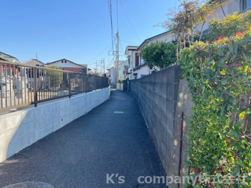 茅ヶ崎市南湖1丁目　建築条件無し　売地の前面道路含む現地写真|前面道路の様子です◇