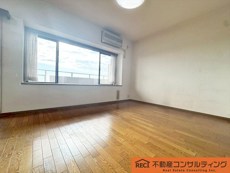 コート甲子園南3番館の洋室