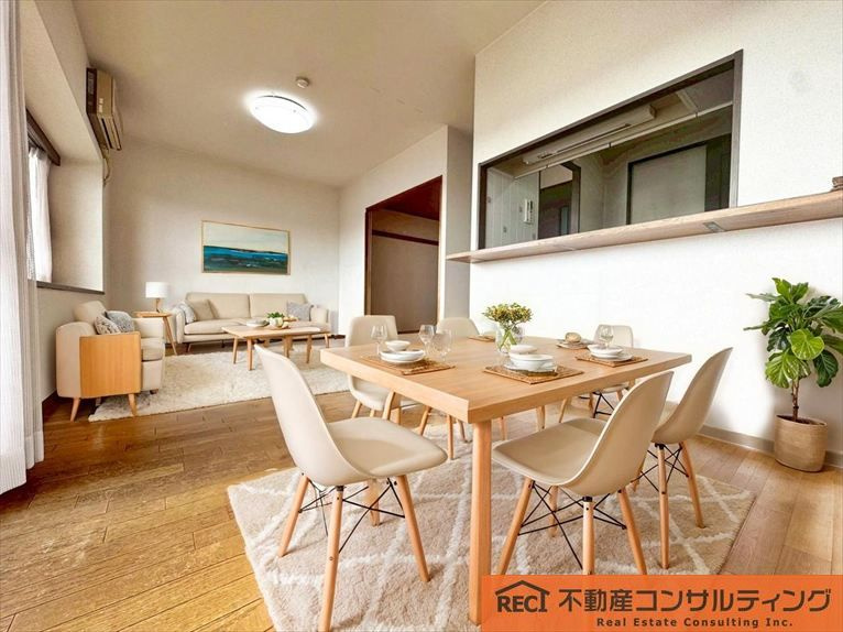 コート甲子園南3番館の居間・リビング