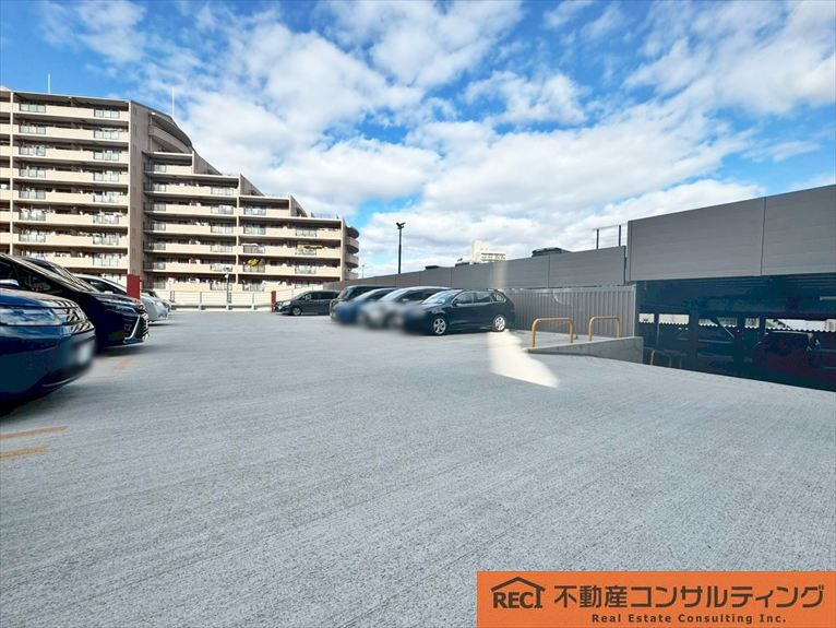 コート甲子園南3番館の駐車場
