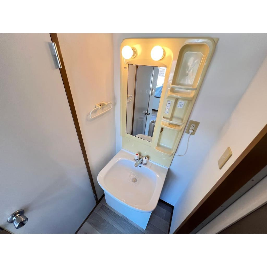 パナハイツ青谷の洗面所|脱衣スペースもあります