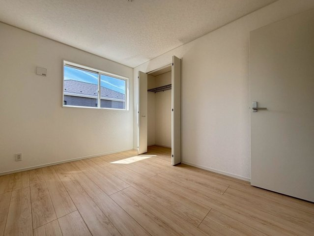 【商談中】クワイエ　大垣市平町第２　全4区画分譲の洋室|一室あると便利な和室は、ご来客時はもちろん、お子様のお昼寝や遊び場、寝室としてもご利用いただけます。
日本の良き文化を引き継ぐ、色々な用途で使える、癒しの空間です。
