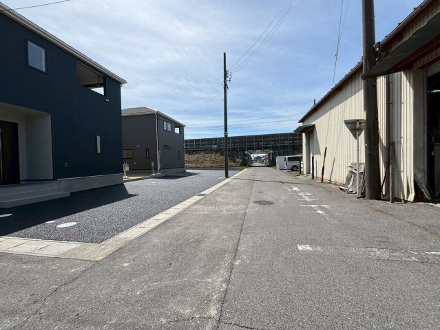 【商談中】クワイエ　大垣市平町第２　全4区画分譲の前面道路含む現地写真|■前面道路　
■ヤマダ不動産　株式会社リライフ