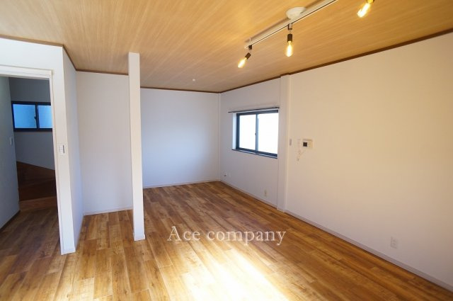 【居間・リビング】 | 東大阪市若江西新町3丁目 | 【LDK：約17帖】