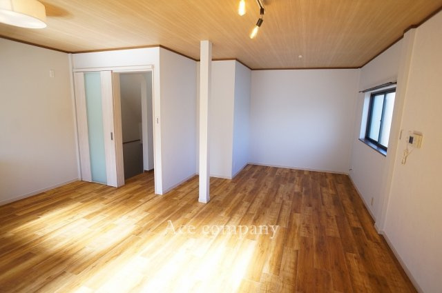 【居間・リビング】 | 東大阪市若江西新町3丁目 | 【LDK：約17帖】