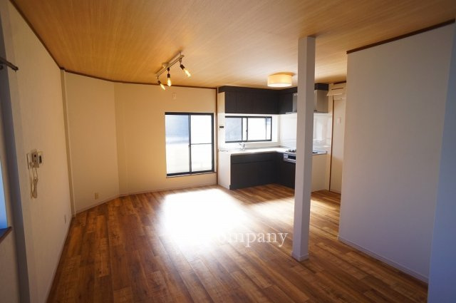 【居間・リビング】 | 東大阪市若江西新町3丁目 | 【LDK：約17帖】