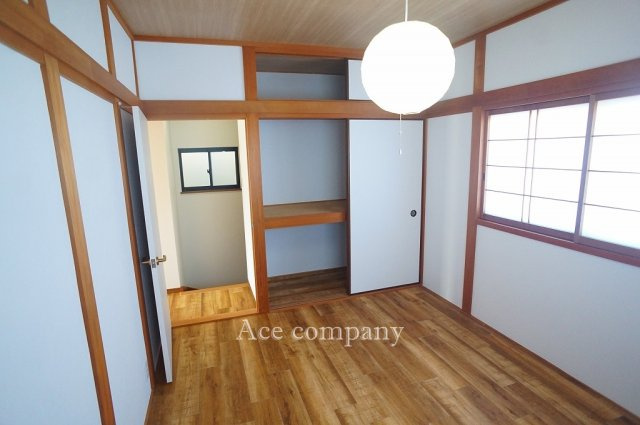 【寝室】 | 東大阪市若江西新町3丁目 | 【3階：北側洋室6帖】押し入れ完備です♪