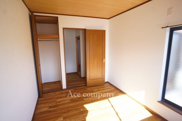 【子供部屋】 | 東大阪市若江西新町3丁目 | 【3階：南側洋室6帖】クローゼット完備です♪