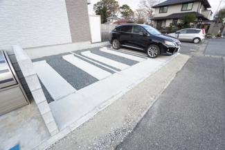 【駐車場】