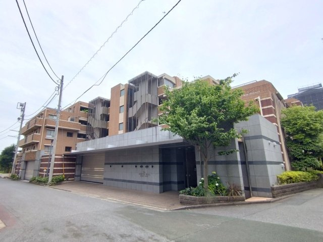 The NOBUTO HILLS FOREST COURT