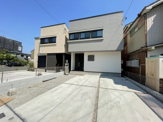 MELDIA緑区黒沢台11905②｜名古屋市の戸建ならホームアップの駐車場|【売主施工例】並列2台駐車可能