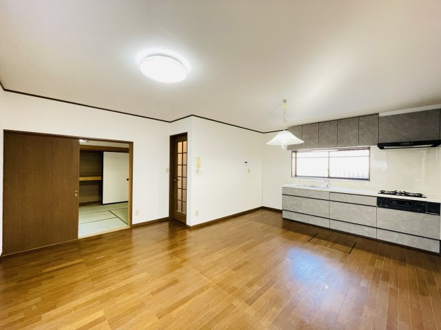 【居間・リビング】 | 深谷市上野台　中古戸建