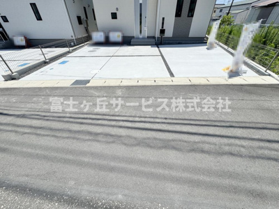 【駐車場】 | 島田市中河 新築一戸建て A号棟 | 車種により3台駐車可能です