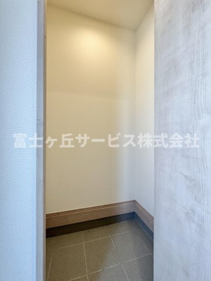 【収納】 | 島田市中河 新築一戸建て A号棟 | 玄関にあるシューズクロークです