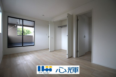 【洋室】 | クレイドルガーデン宇部市床波 第3（1号棟） | 明るさを基調とした部屋は、光を反射するので部屋を明るく美しく見せる効果もあります。
