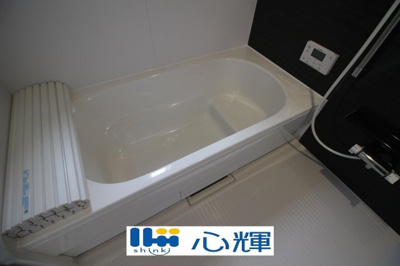 【浴室】 | クレイドルガーデン宇部市床波 第3（1号棟） | 疲れを癒す場所にふさわしい快適で清潔な空間で、心も体もオフになるリラックスタイムをお楽しみ下さい。