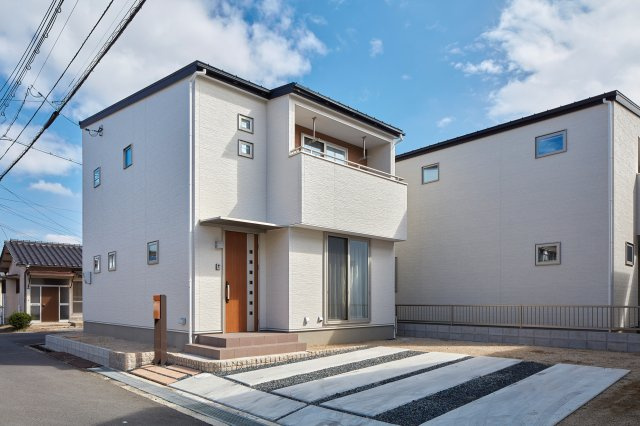 ミジュアリーコート南輝　①号地の外観|令和５年７月完成。
未入居築浅物件です。