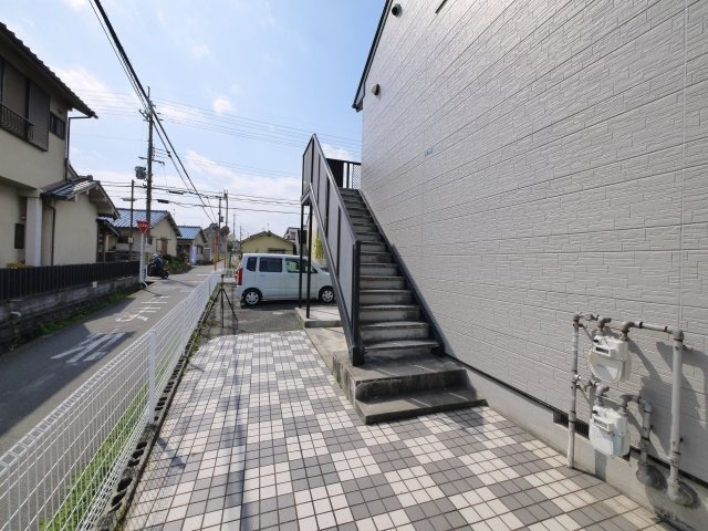 フローレスの駐車場