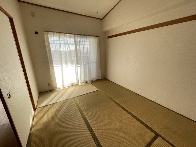 ナビタウン各務原マンション二番館の和室