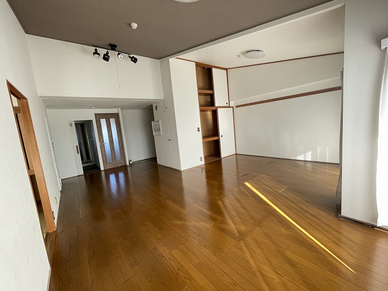 ナビタウン各務原マンション二番館の居間・リビング