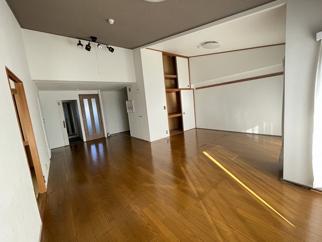 【居間・リビング】 | ナビタウン各務原マンション二番館