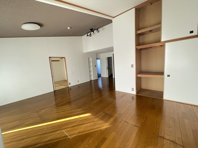 ナビタウン各務原マンション二番館の居間・リビング