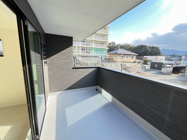 【バルコニー】 | 福岡市南区西長住2丁目2期　1号棟（全5棟）【仲介手数料無料・0円】 | 施工例。施工例は完成時と異なる場合があります。