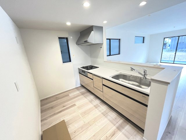 【キッチン】 | 福岡市南区西長住2丁目2期　1号棟（全5棟）【仲介手数料無料・0円】 | 施工例。施工例は完成時と異なる場合があります。
