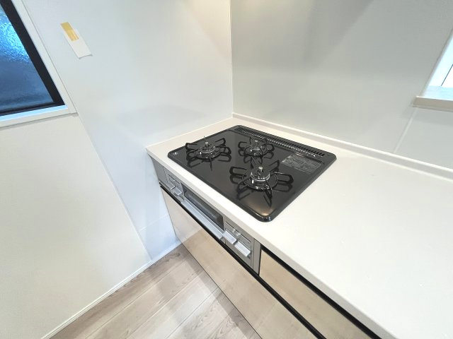 【キッチン】 | 福岡市南区西長住2丁目2期　1号棟（全5棟）【仲介手数料無料・0円】 | 施工例。施工例は完成時と異なる場合があります。