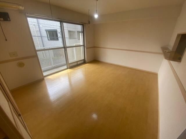 Ｔ’sハウスの居間・リビング