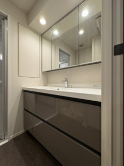 【洗面所】 | パークアクシス赤坂山王 | ※写真は同タイプ住戸です。