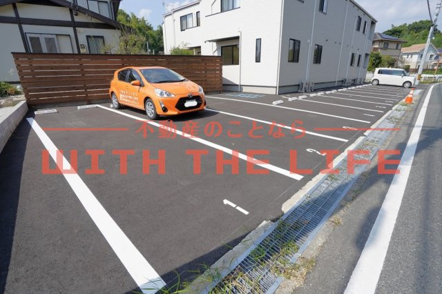 クレールソフィア【キャッシュバック対象物件】の駐車場|車をお持ちの方に嬉しい駐車場付きの物件です