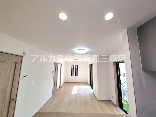 調布市深大寺元町４丁目 京王線 調布駅 新築戸建の居間・リビング