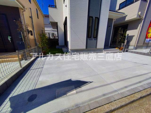 調布市深大寺元町４丁目 京王線 調布駅 新築戸建の駐車場