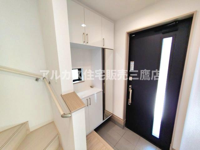 調布市深大寺元町４丁目 京王線 調布駅 新築戸建の玄関