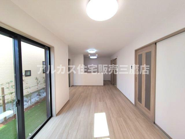 調布市深大寺元町４丁目 京王線 調布駅 新築戸建の居間・リビング