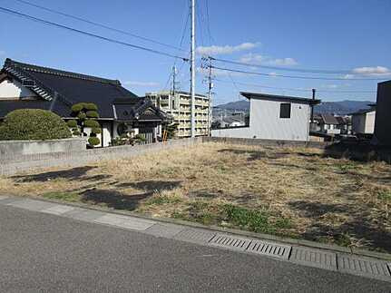 安佐南区山本4丁目の前面道路含む現地写真