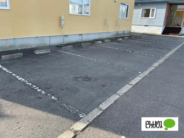 レインボーコートⅡの駐車場