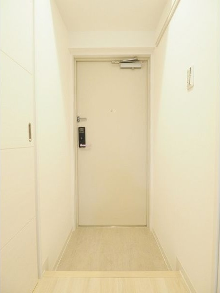 プロシード金山3の玄関