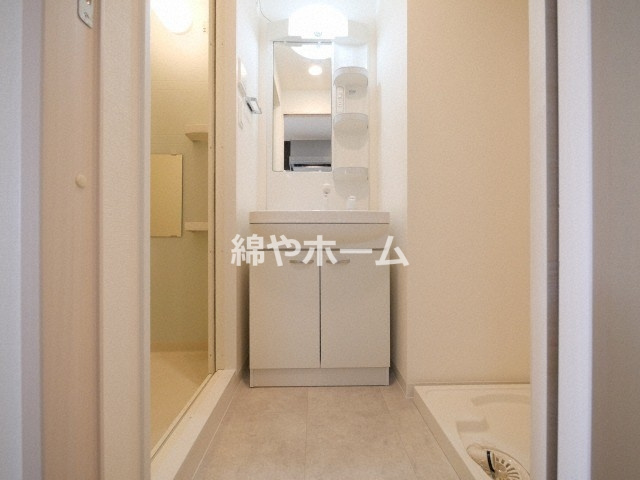 S-FORT難波西の独立洗面台|独立洗面台、小物を置くことができて便利です