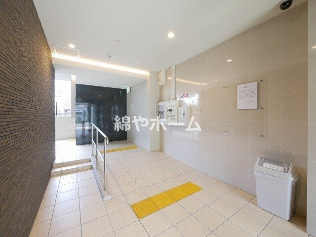 S-FORT難波西のロビー|ゆとりのあるロビーです