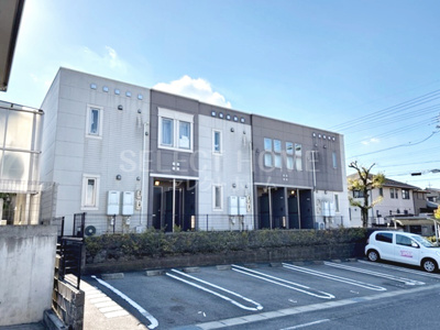 【駐車場】 | グリーンスクエアー | 駐車場があるので、車を買う予定の方も安心です