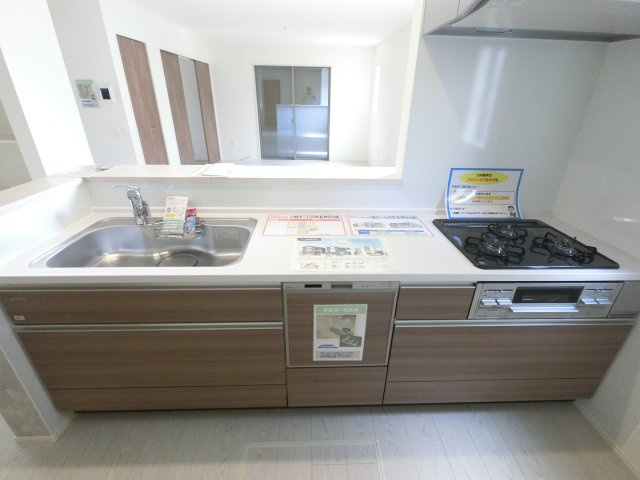 佐賀市南佐賀1丁目1期2号棟の内観：施工例|キッチン