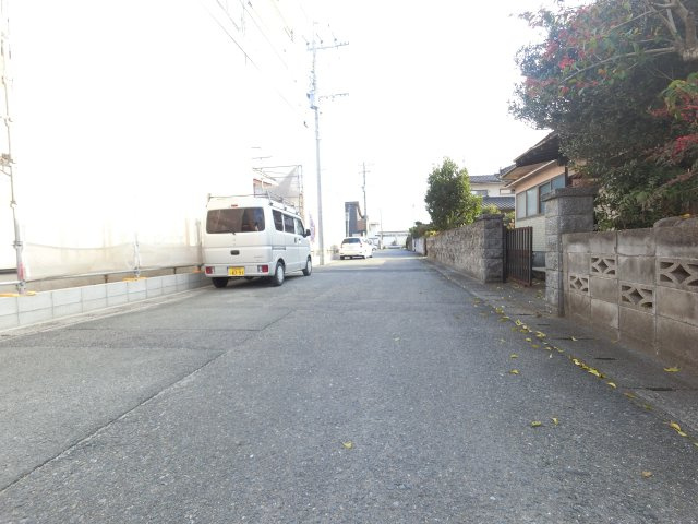 佐賀市南佐賀1丁目1期2号棟の前面道路含む現地写真|前面道路含む現地写真です